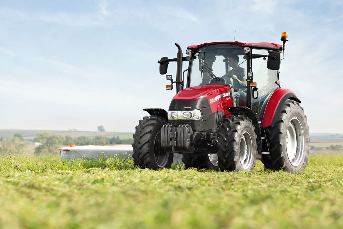 una foto del trattore case ih farmall