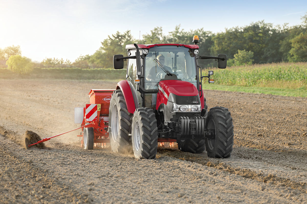 una foto del trattore case ih farmall 95c